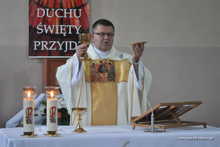 026 Pierwsza Eucharystia.jpg